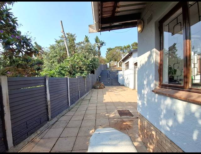 4 BEDROOM FREESTANDING FOR SALE IN SHEFFIELD BEACH